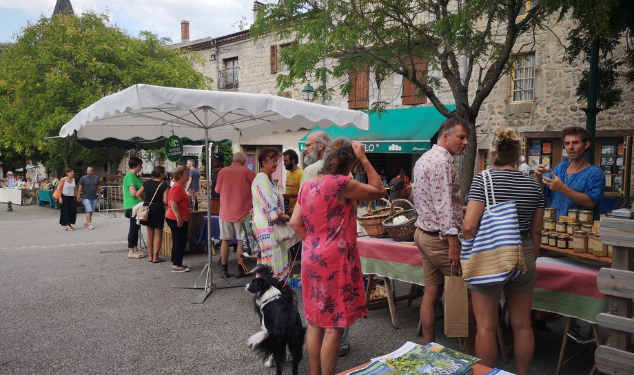 marché-de-producteurs-Désaignes-©CharlotteDescaillot.jpg