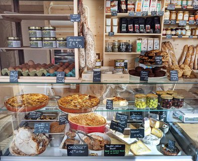 Auberge de Boffres : épicerie fine/cave/relais poste