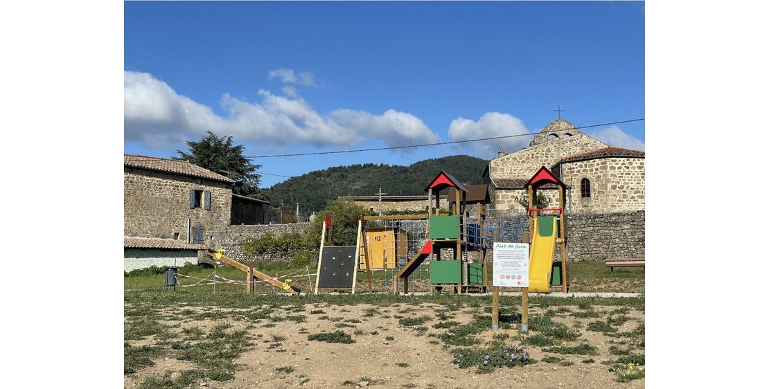 Photo Playground and picnic area - "Monteil"