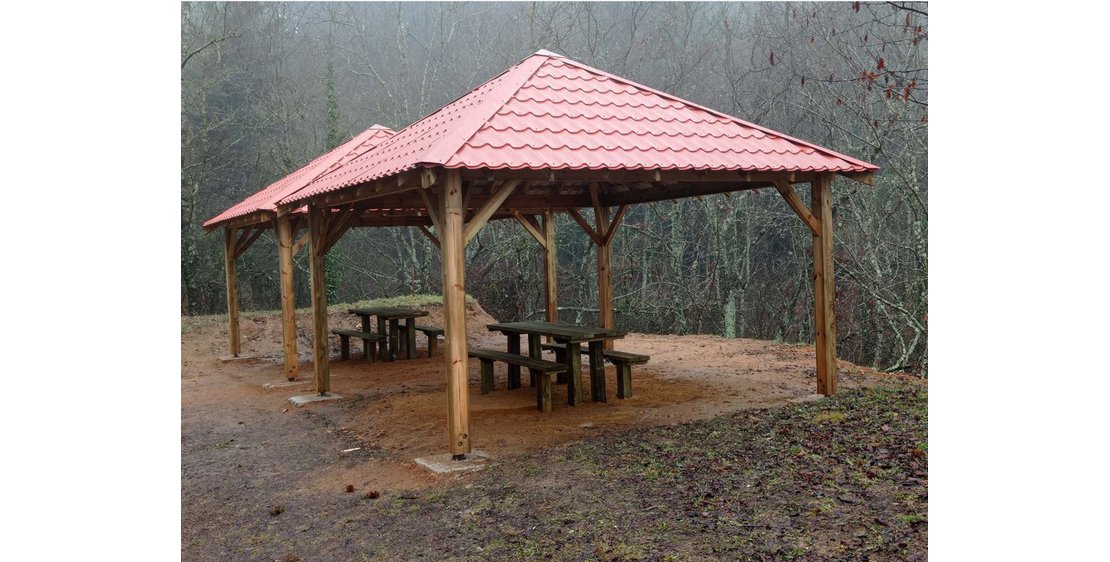 Foto Picknickplaats van het Arboretum Descours