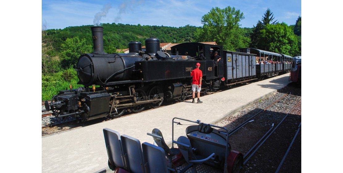 Photo The "Bleu-Vert-Vapeur" loop on the Dolce Via with boat and steam train - La Compagnie des Canotiers