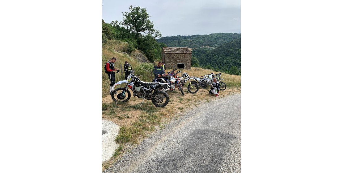 Photo Richard Convers - Guide agrée FFM en rando moto enduro