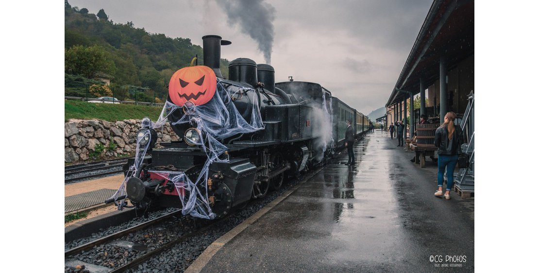 Foto Le train fantôme à vapeur - Train de l'Ardèche