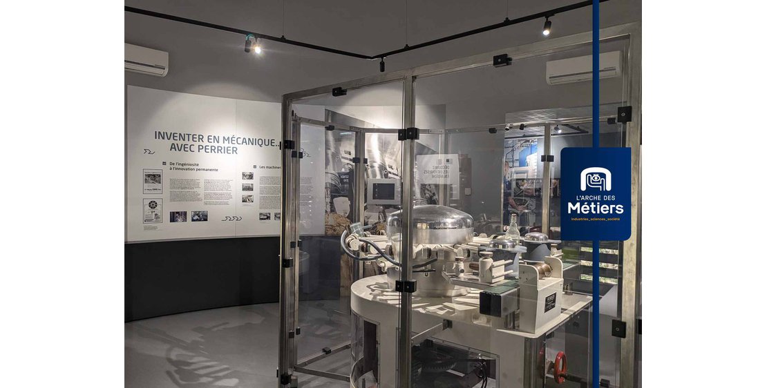 Foto Visite guidée de l'exposition "Doigts d'or et savantes machines en Ardèche"