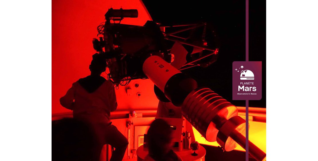 Foto Observation des étoiles au télescope RC600